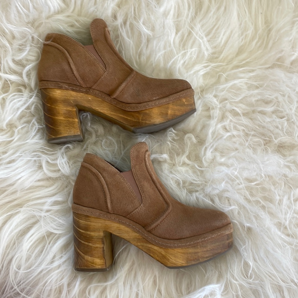 Matisse Tan Suede Platform Clog Heels